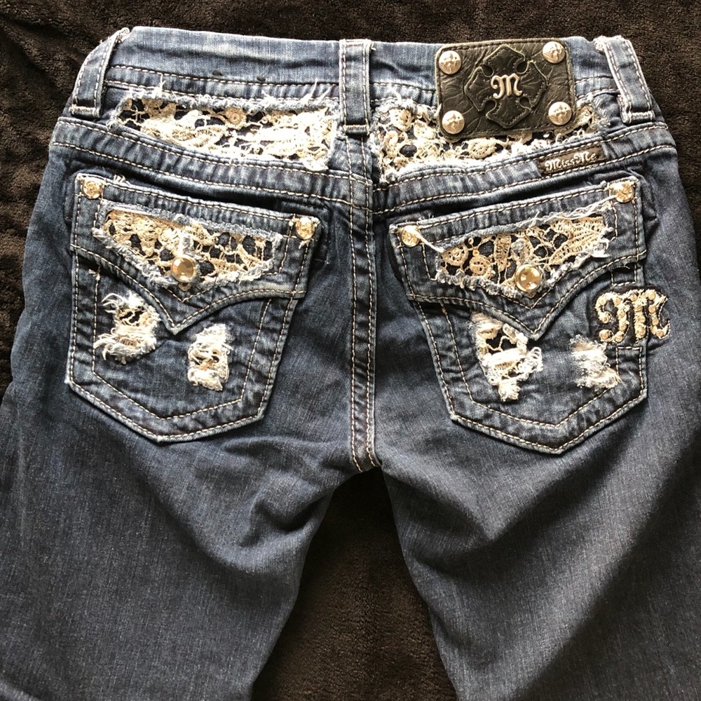 Miss Me Signature Cropped Jeans